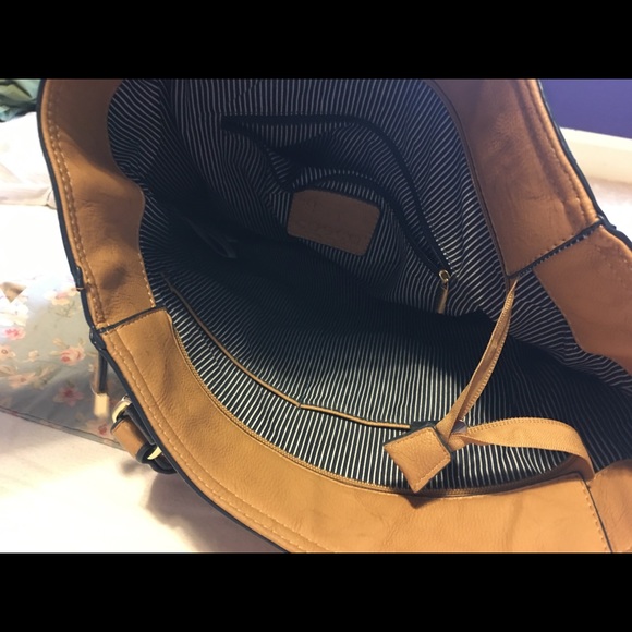 Shoulder Purse - Picture 4 of 4